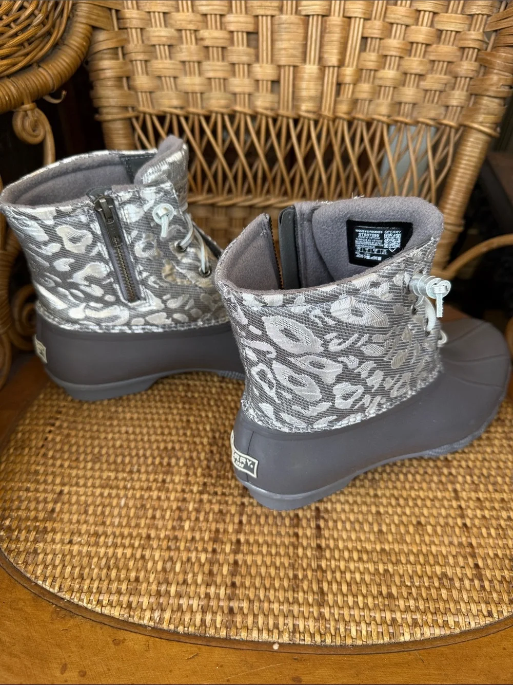 Sperry Womens 7.5 Gray Camo Waterproof Duck Boots Never Worn